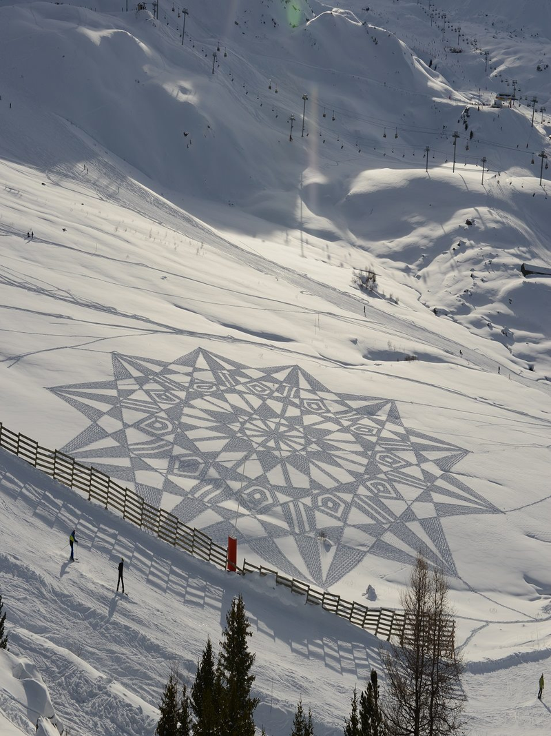 Illustration for article titled Art That's Made with Snow and Ice